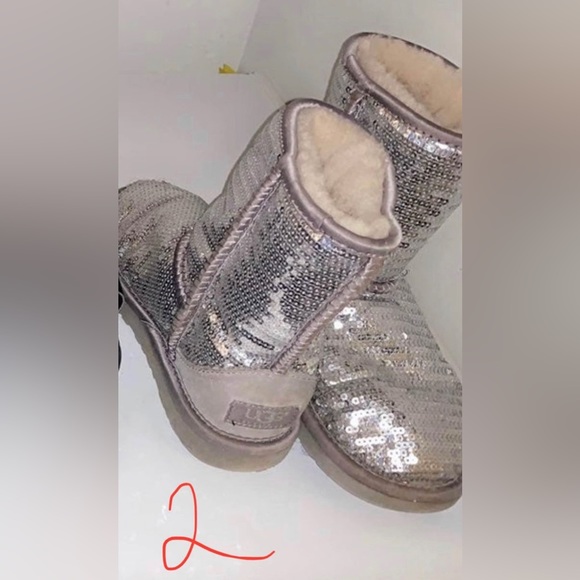 🚨SOLD🚨 Authentic Ugg boots silver sequin sz 2 - Picture 2 of 6